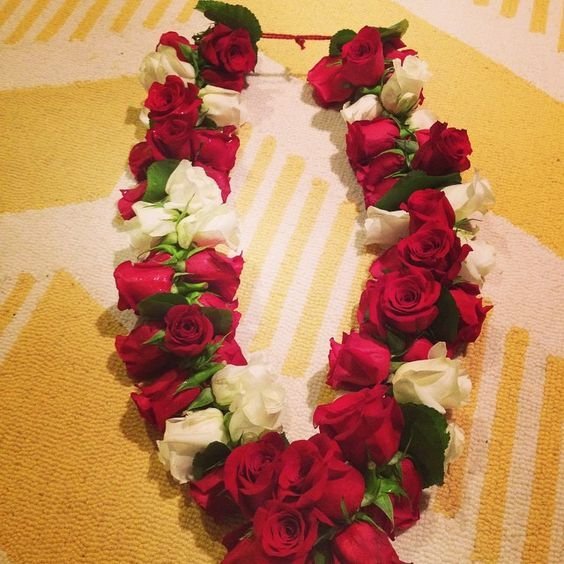 white-and-red-rose-garland.jpg